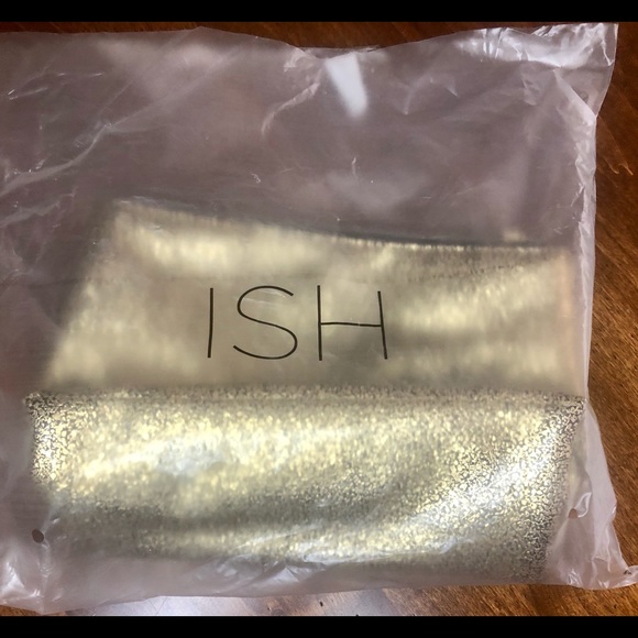 Ish Gold Makeup Bag. Pop it in your overnite bag - Picture 3 of 3